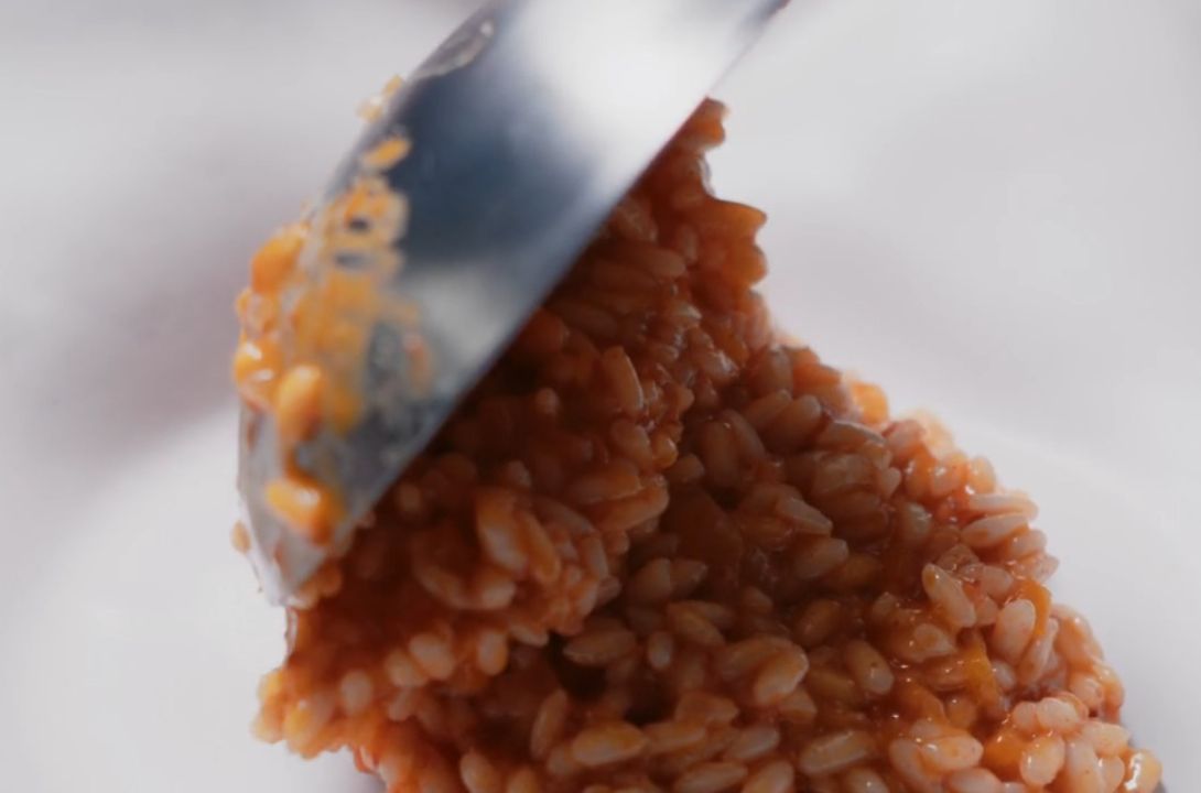 Risotto de sobrasada con queso y rúcula: un plus de intensidad sobre la delicadeza italiana